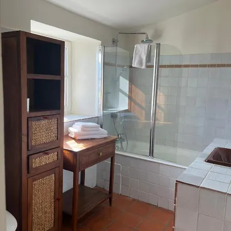 Otel La Treille Muscate Cliousclat